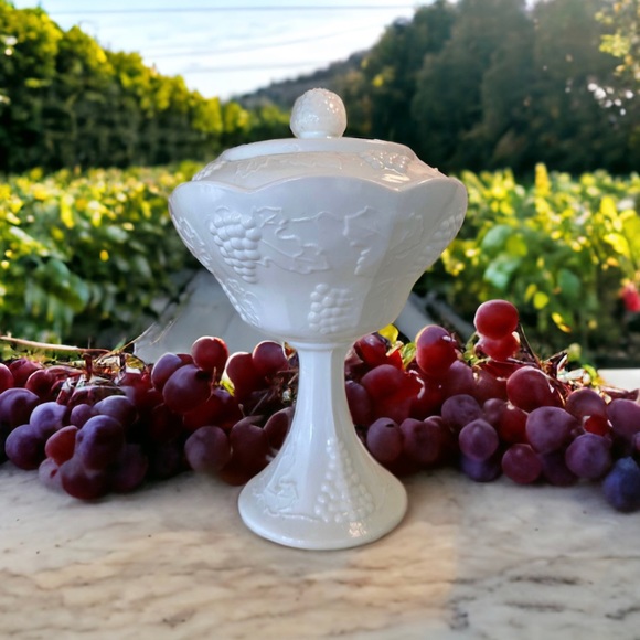 Milk Glass Harvest Grape Design Candy Dish/Compote - Picture 5 of 11